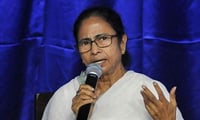 পুজোর মুখে সাংবাদিকদের জন্য সুখবর দিলেন মুখ্যমন্ত্রী মমতা বন্দ্যোপাধ্যায়।